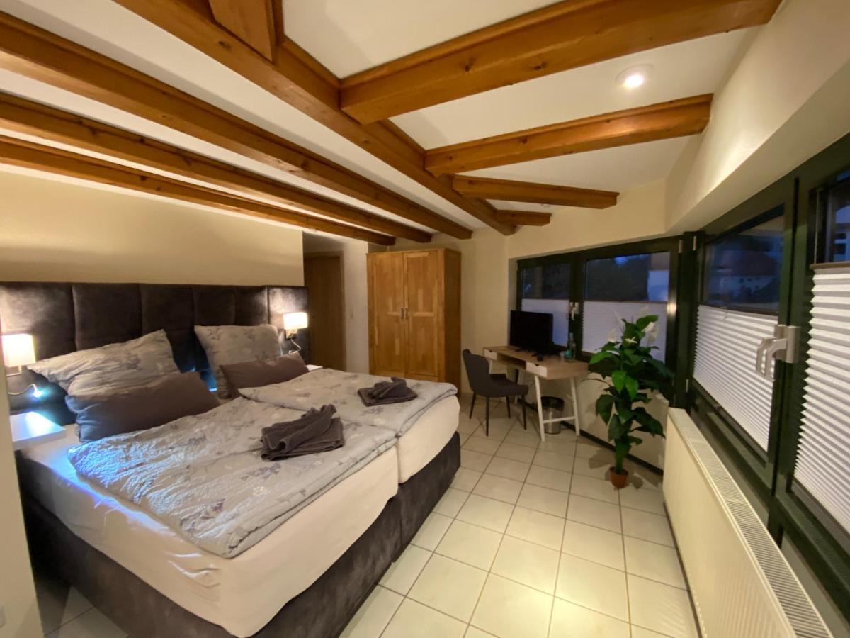 Gaestehaus Am Kurpark Hotel Garni Horn-Bad Meinberg Ngoại thất bức ảnh
