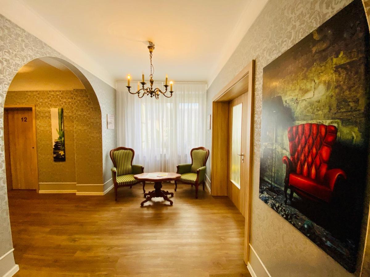 Gaestehaus Am Kurpark Hotel Garni Horn-Bad Meinberg Ngoại thất bức ảnh
