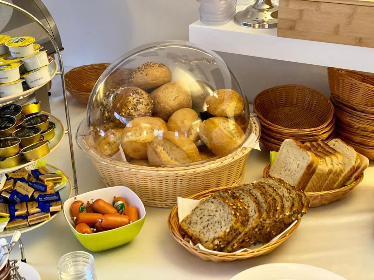 Gaestehaus Am Kurpark Hotel Garni Horn-Bad Meinberg Ngoại thất bức ảnh