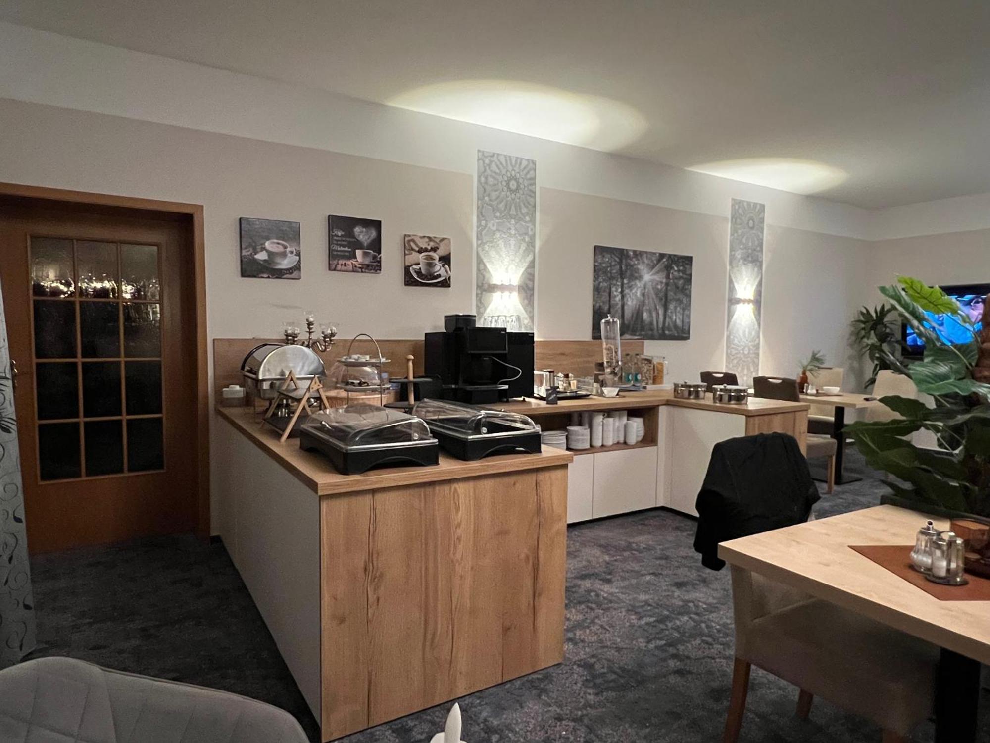 Gaestehaus Am Kurpark Hotel Garni Horn-Bad Meinberg Ngoại thất bức ảnh
