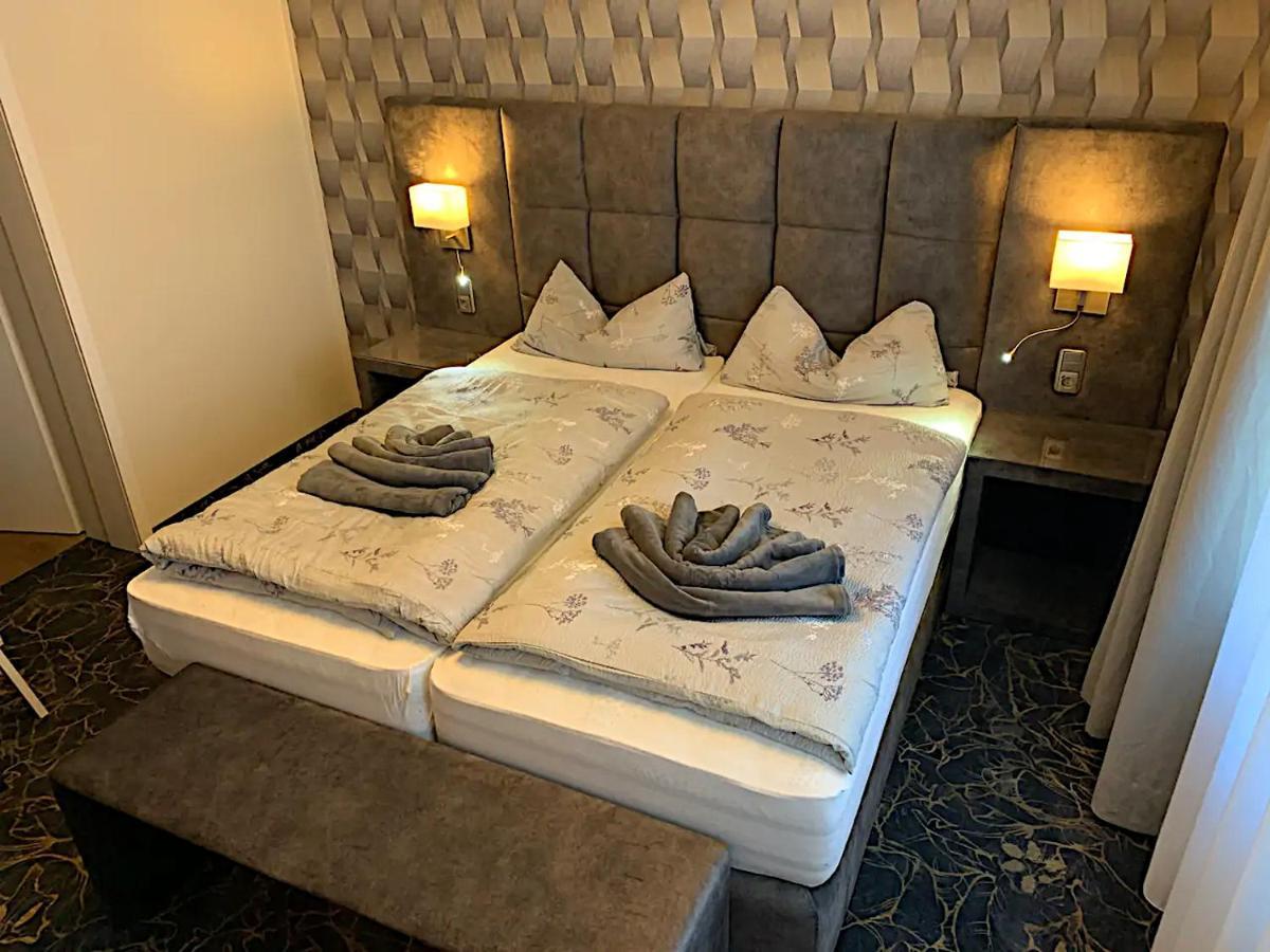Gaestehaus Am Kurpark Hotel Garni Horn-Bad Meinberg Ngoại thất bức ảnh